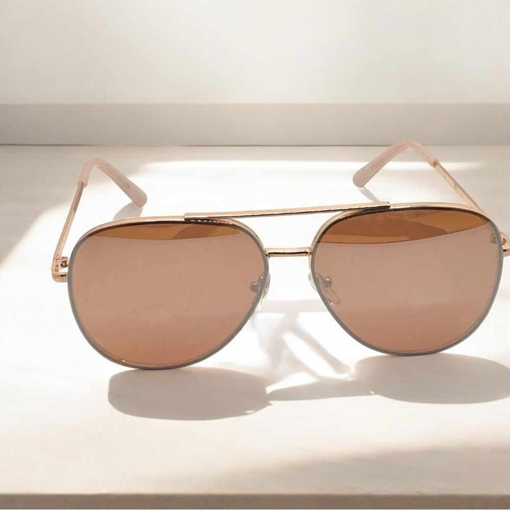 Stylish Rose Gold Aviator Sunglasses